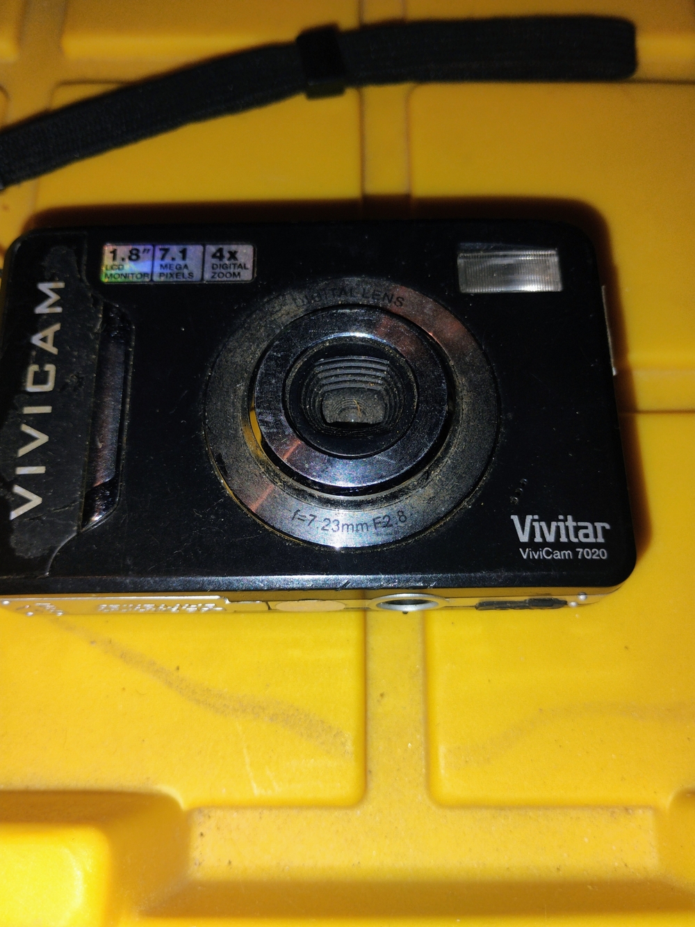 ViviCam 7020 Compact Black Digital Camera